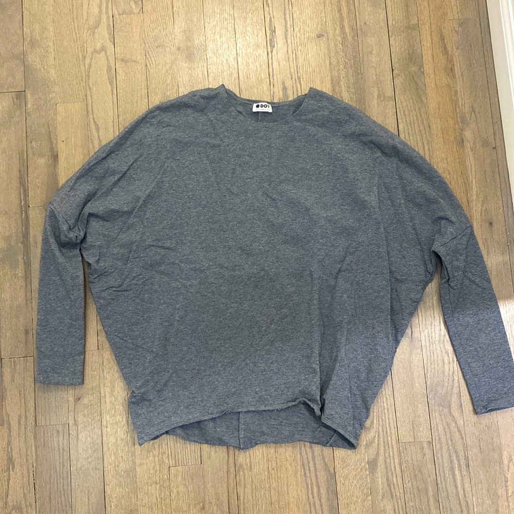Grey long sleeve dolman tee. Cotton spandex fabric.